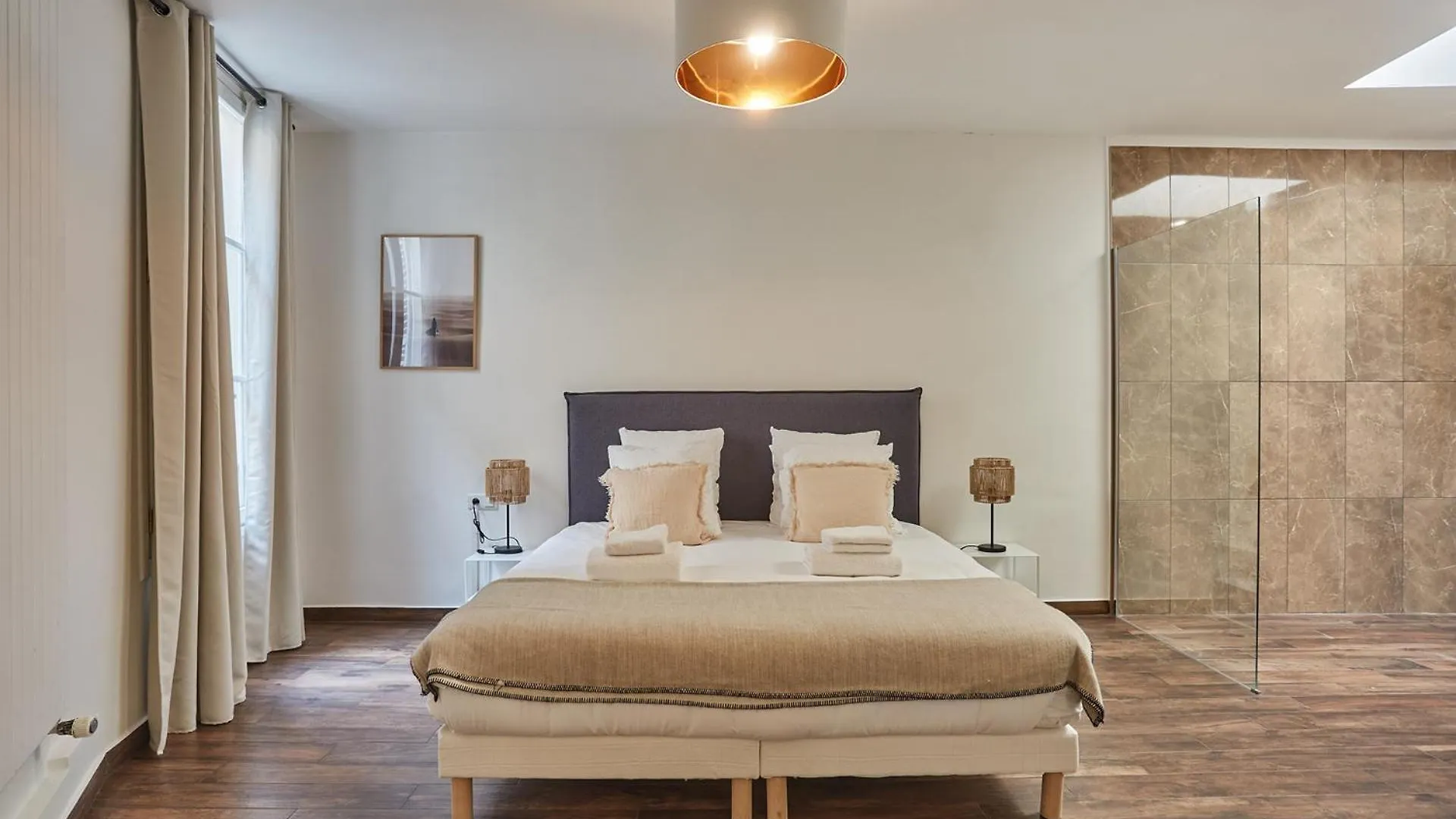 Center Of Montmartre By Prestige *