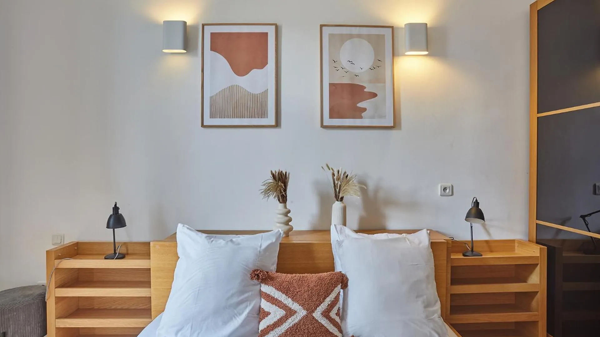Apartment Center Of Montmartre By Prestige Paris
